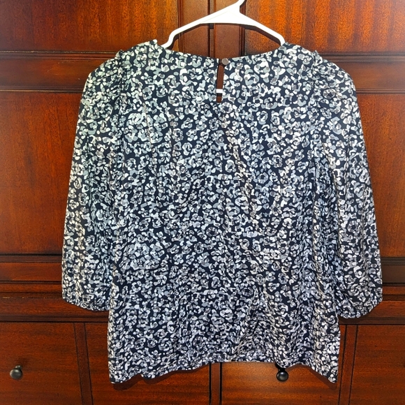 Talbots Top / Talbots Abstract Leopard Print - Picture 2 of 9